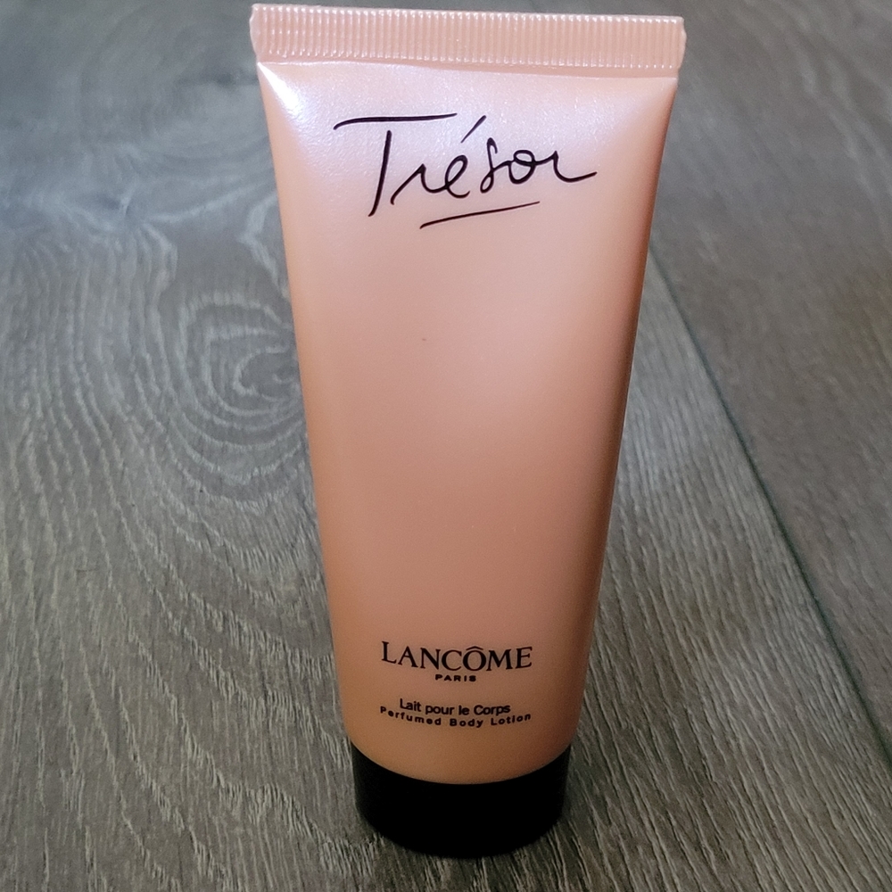 New Treson Lancome Paris -Body Lotion